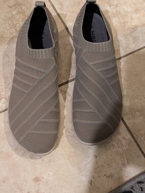 NAOT Okahu Shoes | Beige Ortho